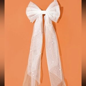 Pearl Bow Hair Clip